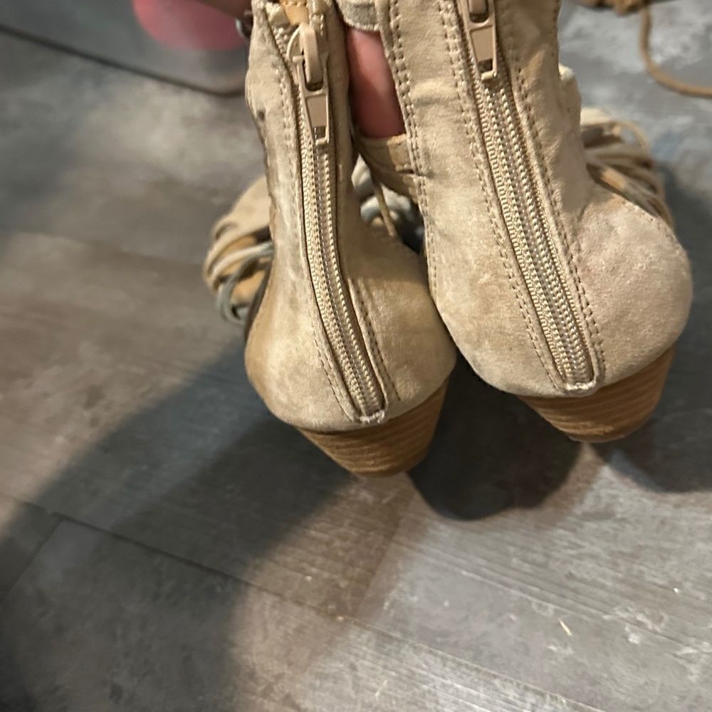 Crown Vintage Lace Up Sandals EUC - Picture 3 of 4